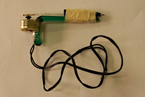 Prisoner-made tattoo machine