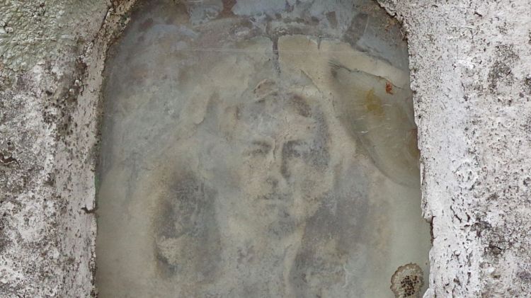 You Only Die Twice: Fading Memory in a&nbsp;Cemetery